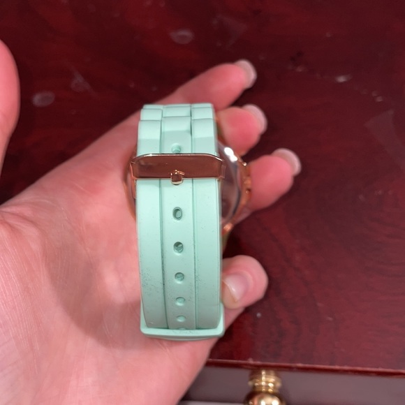 Aeropostale watch - Picture 2 of 4
